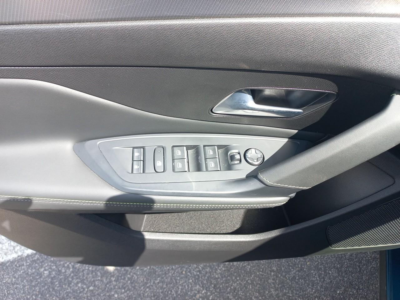 Peugeot Peugeot 408 usata, con airbag laterali a tendina ant./post.