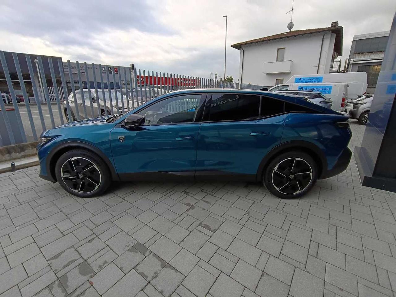 Peugeot Peugeot 408 usata, con calotte specchietti retrovisori in nero lucido