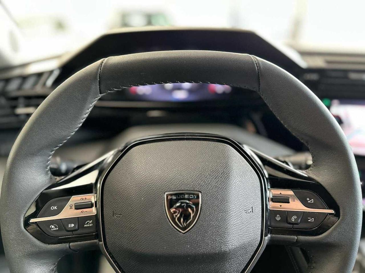Peugeot Peugeot 408 usata, con 2 prese usb-c anteriori