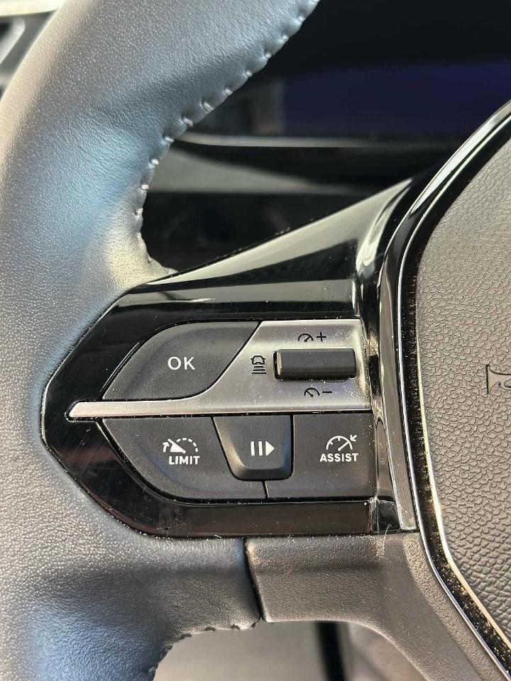 Peugeot Peugeot 408 usata, con 2 prese usb-c posteriori