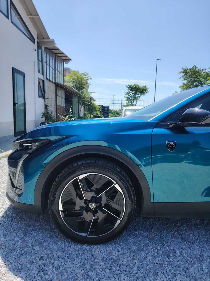 Peugeot Peugeot 408 usata, con alzacristalli anteriori e posteriori elettrici antipizzicamento con comando sequenziale
