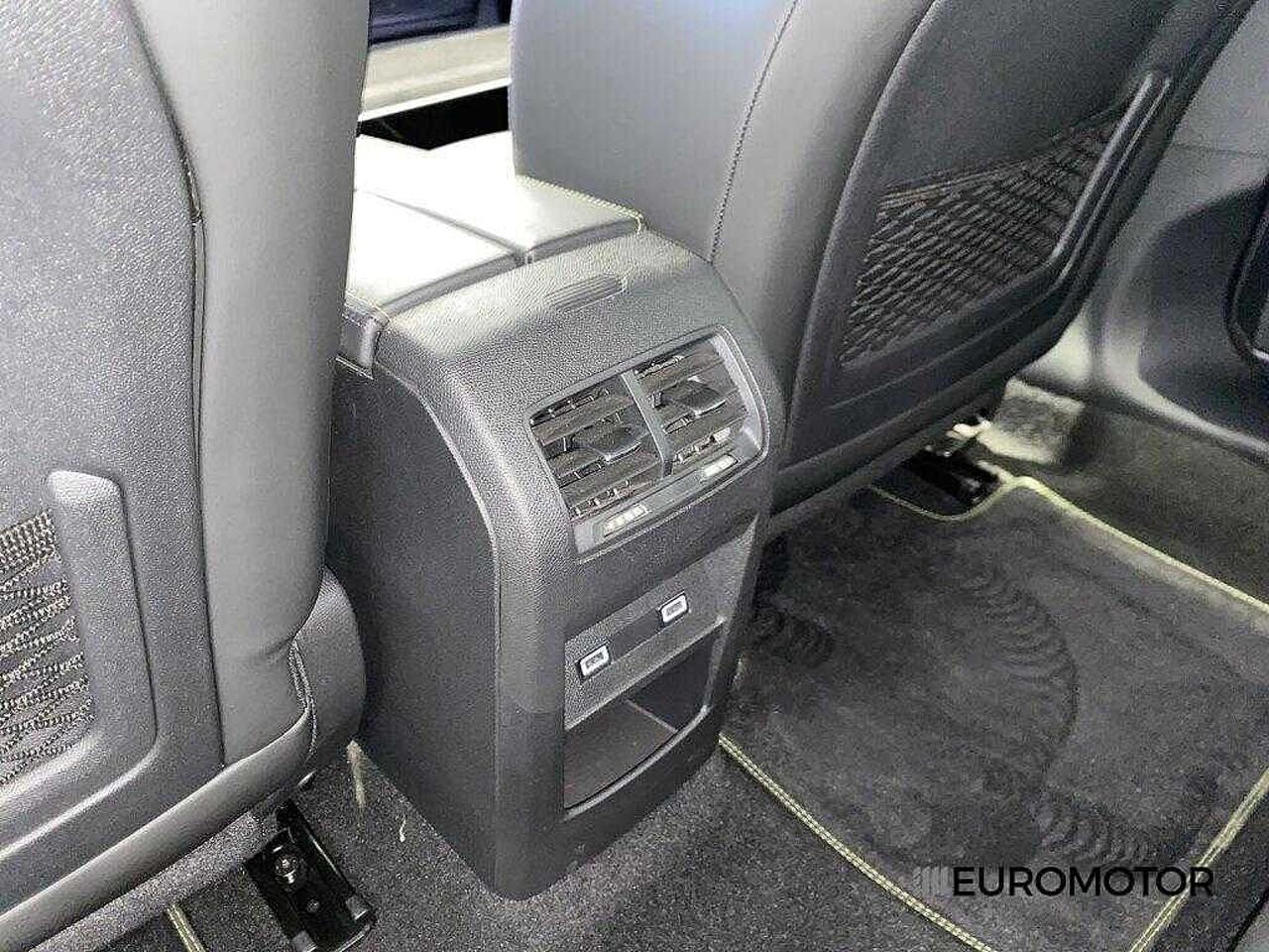 Peugeot Peugeot 408 usata, con interno black
