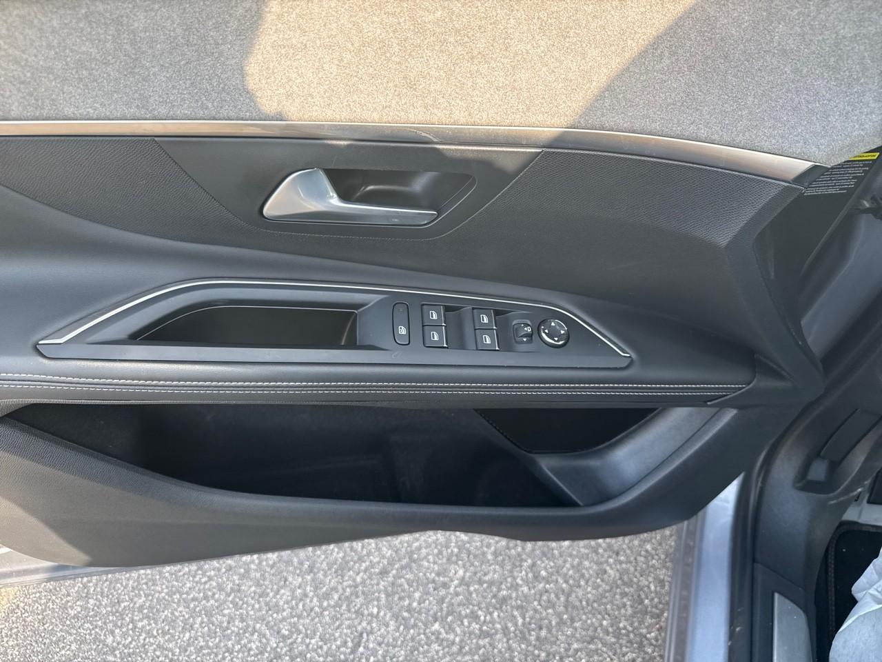 Peugeot Peugeot 5008 usata, con airbag laterali a tendina ant./post.