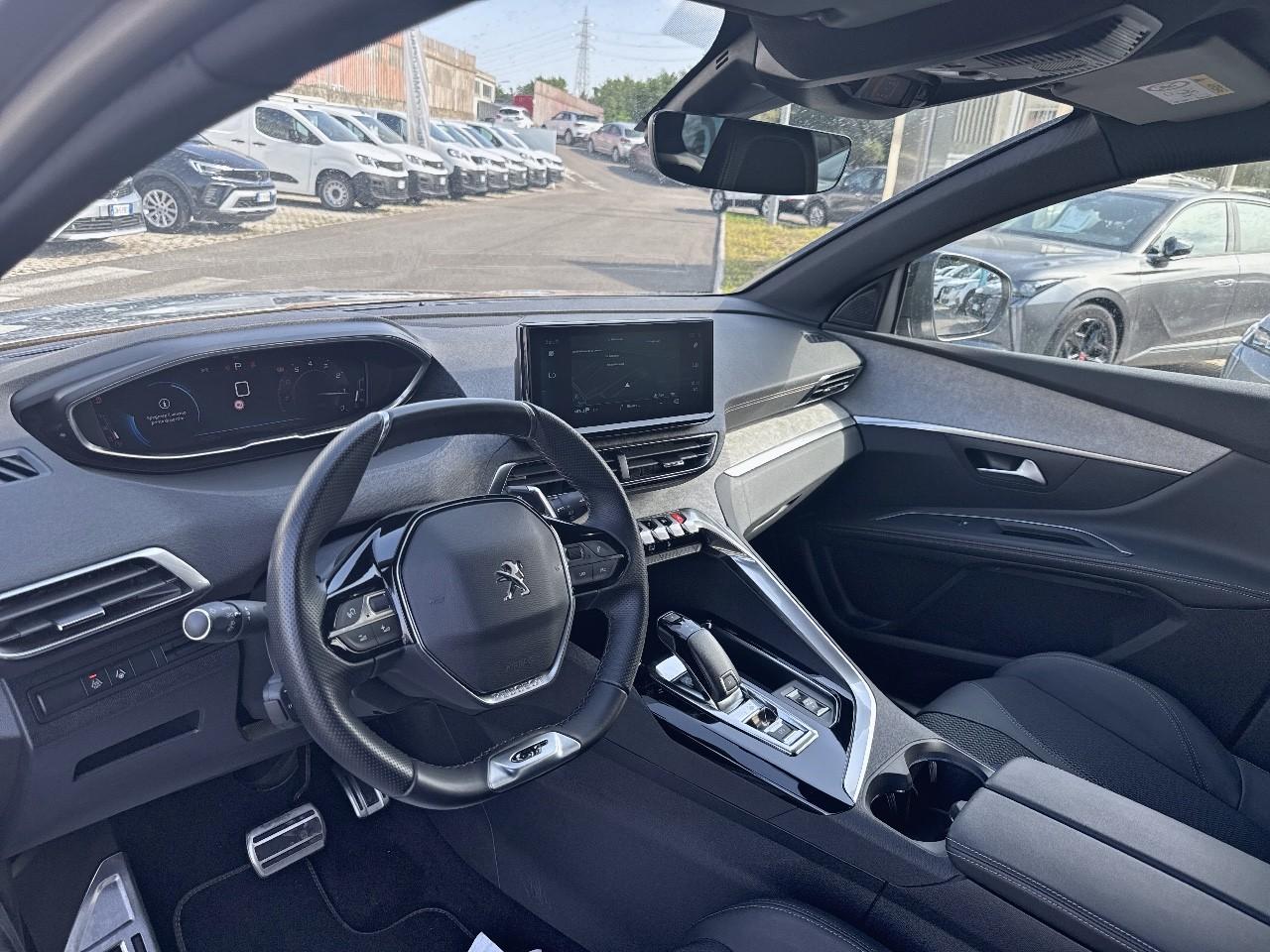 Peugeot Peugeot 5008 usata, con assistenza alla frenata di emergenza