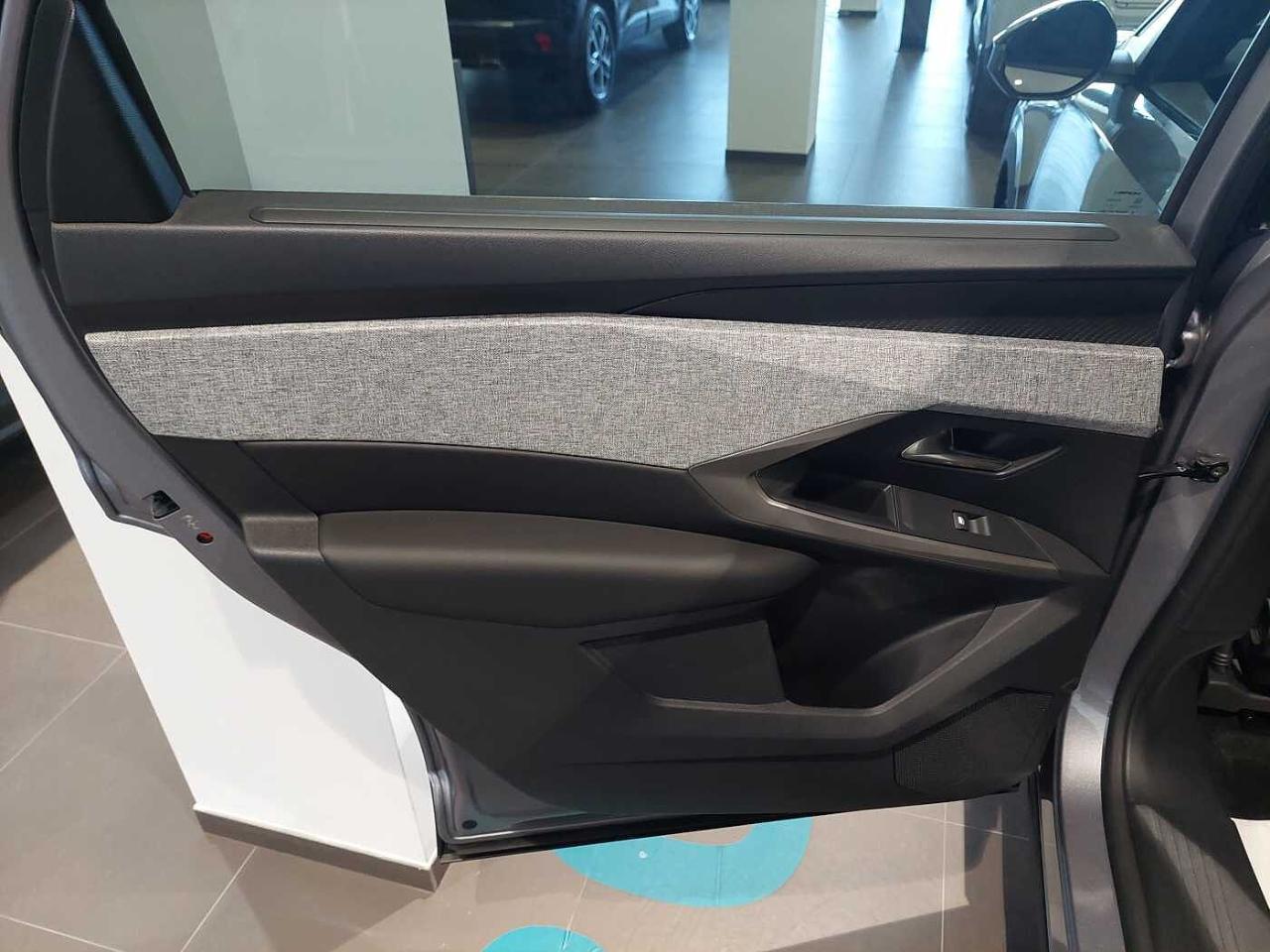 Peugeot Peugeot 5008 usata, con 4 Maniglie interne al tetto