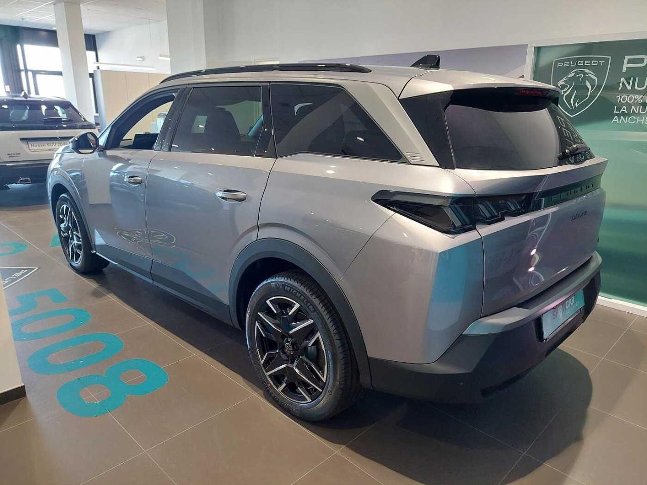 Peugeot Peugeot 5008 usata, con cerchi in lega leggera
