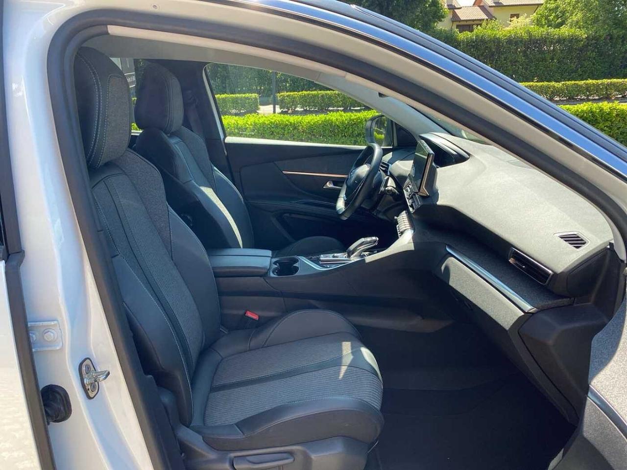 Peugeot Peugeot 5008 usata, con interno nero