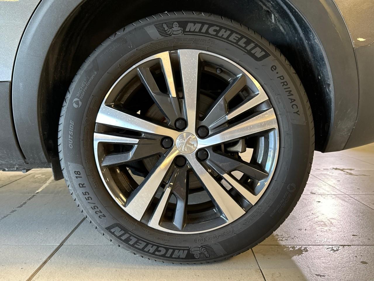 Peugeot Peugeot 5008 usata, con 3a fila di sedili tipo individuali e a orientamento anteriore , removibili con individuali e 2 posti abbattibile nel pavimento
