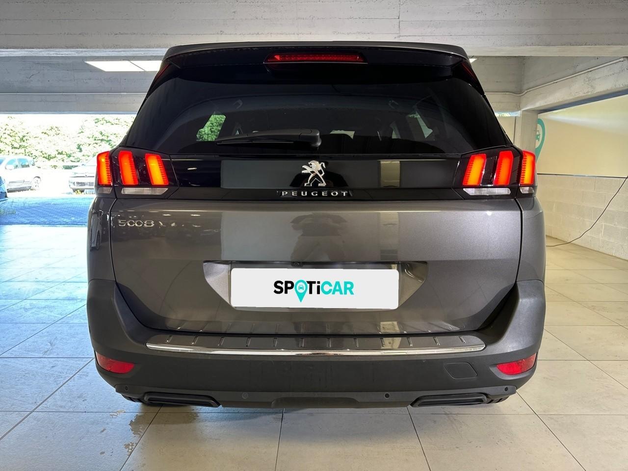Peugeot Peugeot 5008 usata, con bracciolo anteriore
