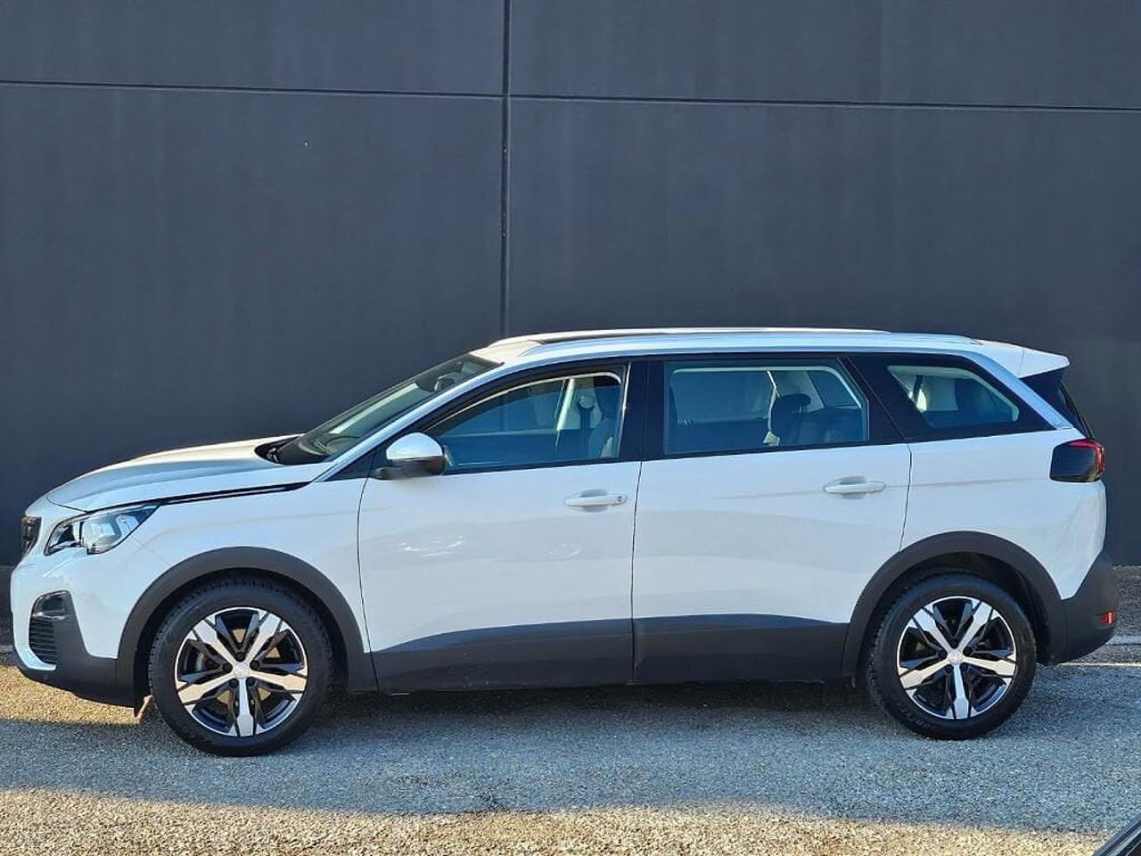 Peugeot Peugeot 5008 usata, con accensione automatica luci di emergenza in caso di forte decelerazione