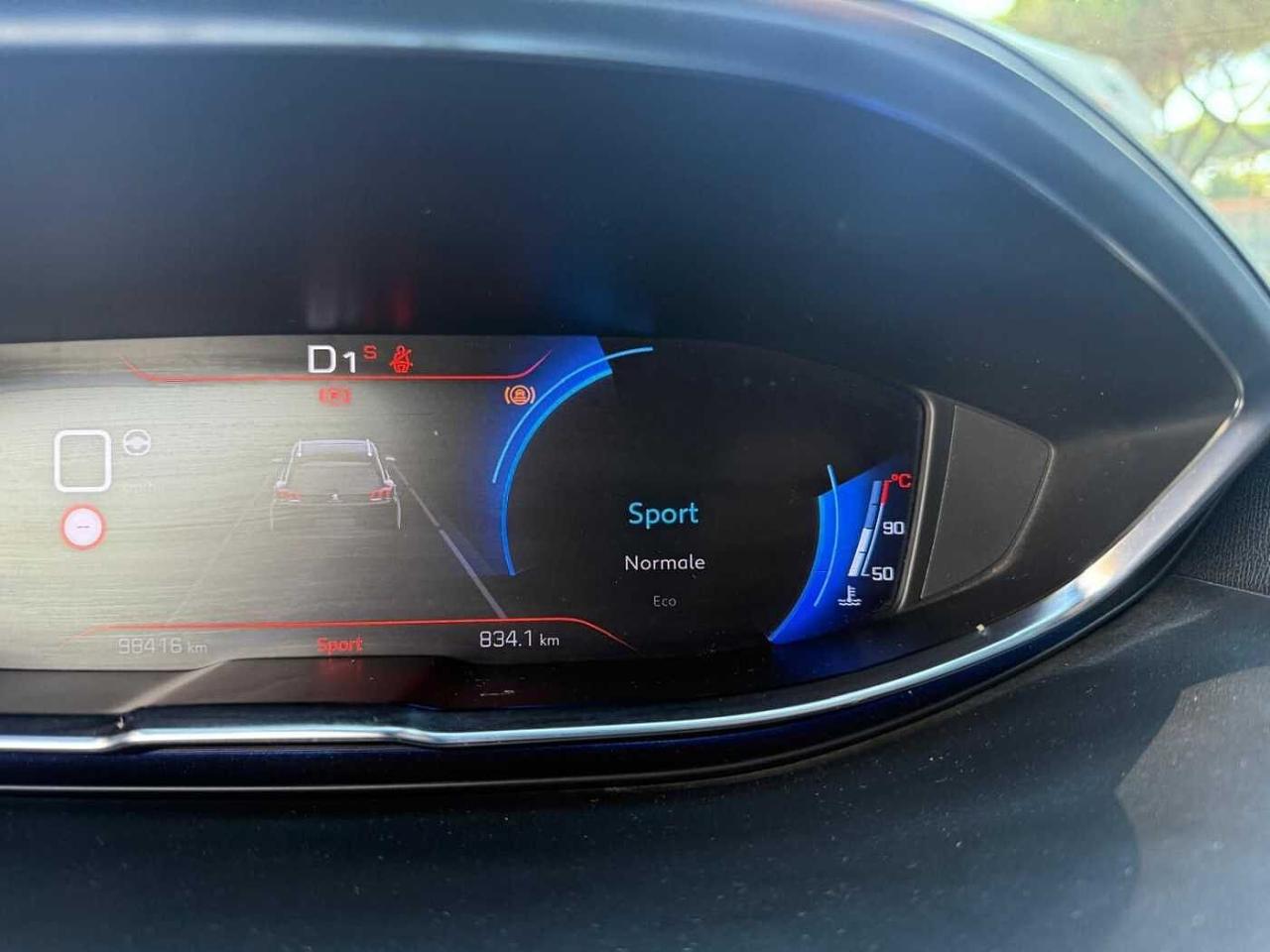 Peugeot Peugeot 5008 usata, con freno di stazionamento elettrico e hill assist