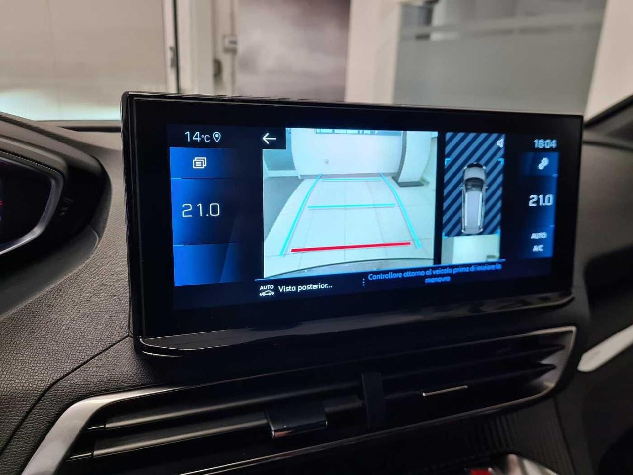 Peugeot Peugeot 5008 usata, con accensione automatica luci di emergenza in caso di forte decelerazione