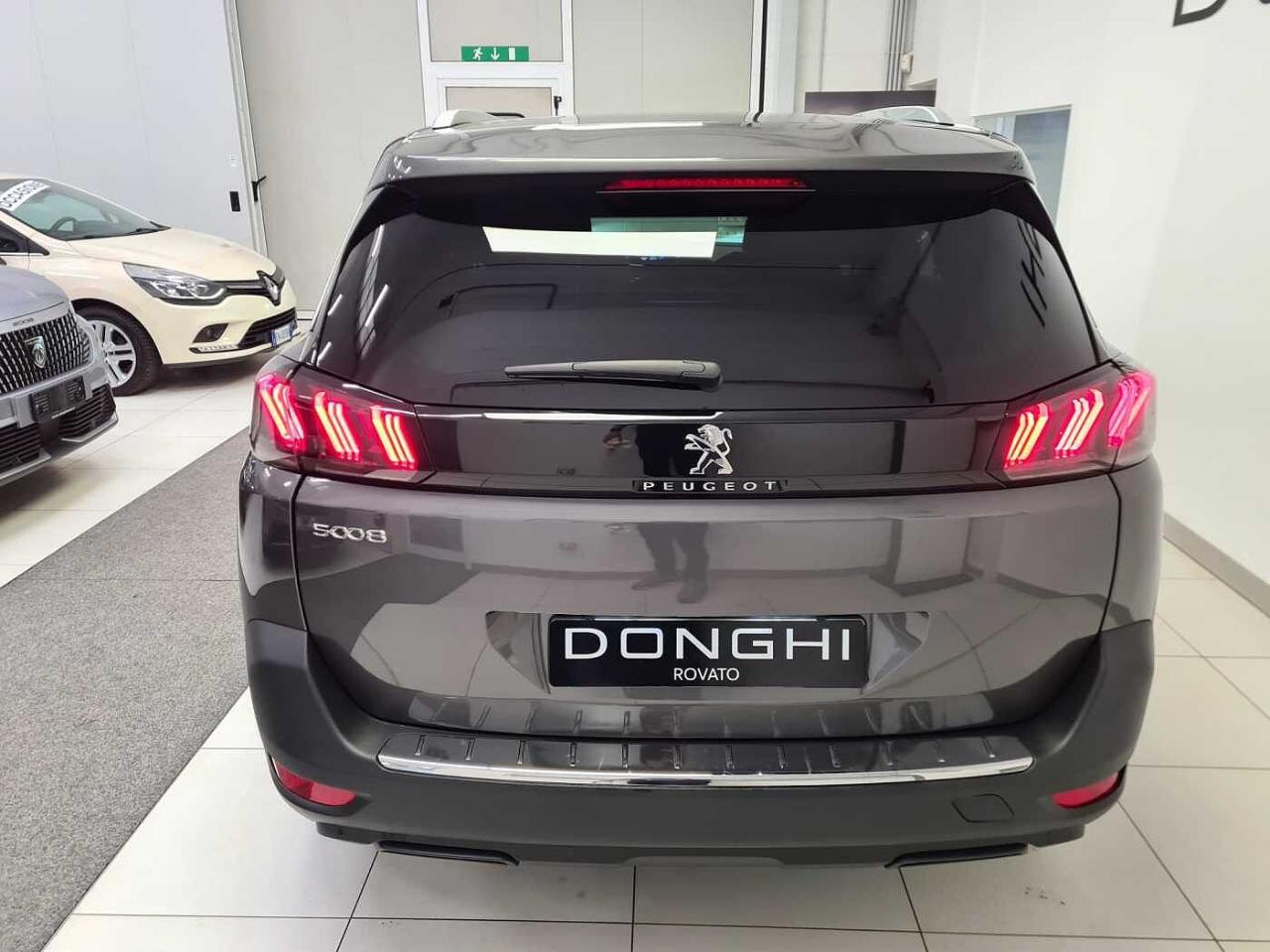 Peugeot Peugeot 5008 usata, con assistente al cambio di corsia