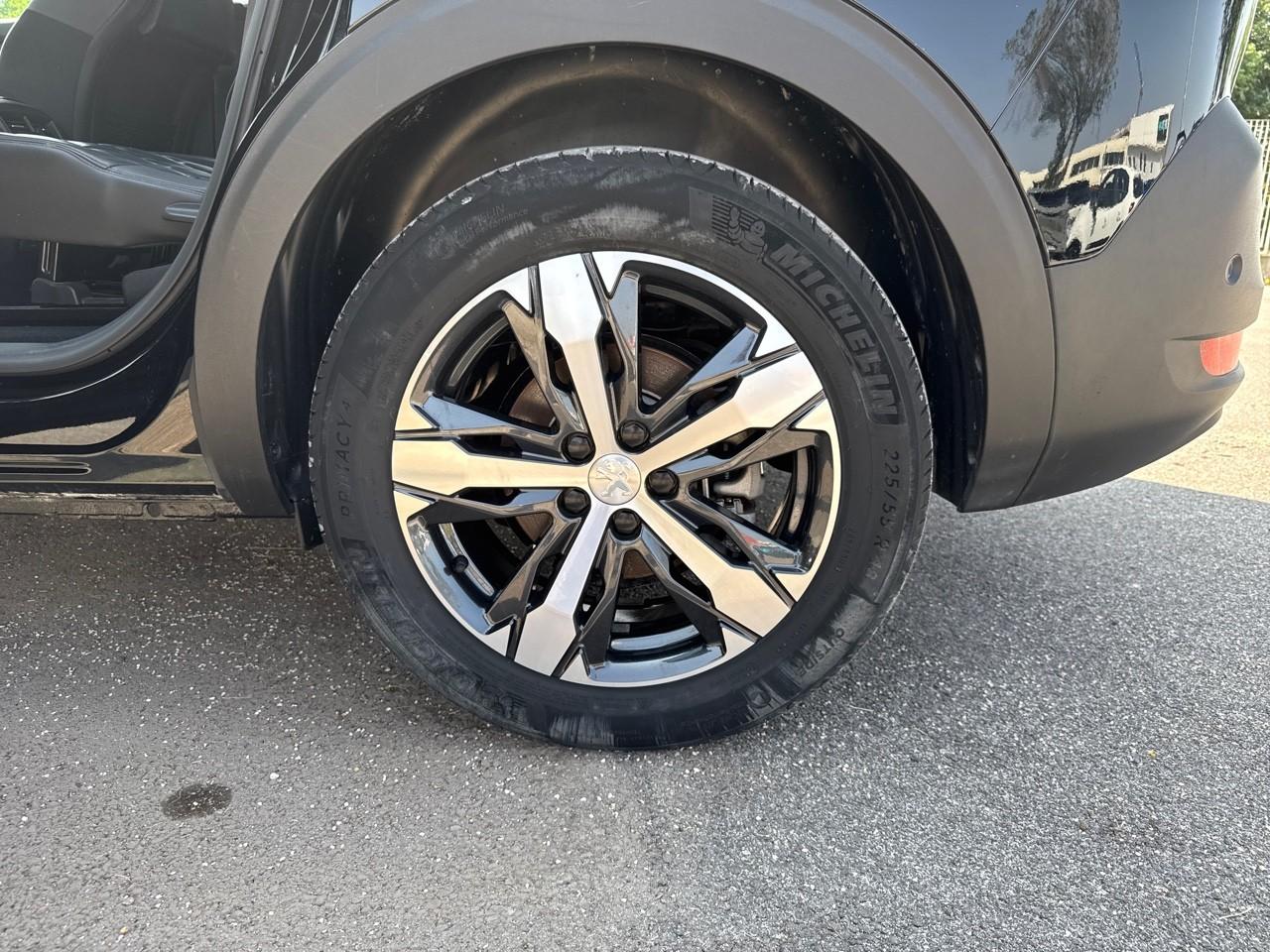 Peugeot Peugeot 5008 usata, con 4 freni a disco con 2 dischi ventilati