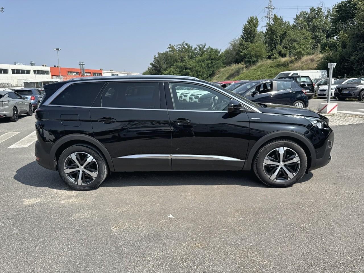 Peugeot Peugeot 5008 usata, con chiusura centralizzata a distanza , incl. cristalli elettrici e incl. blocco chiusura