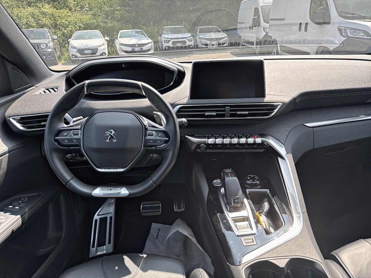 Peugeot Peugeot 5008 usata, con comandi apps