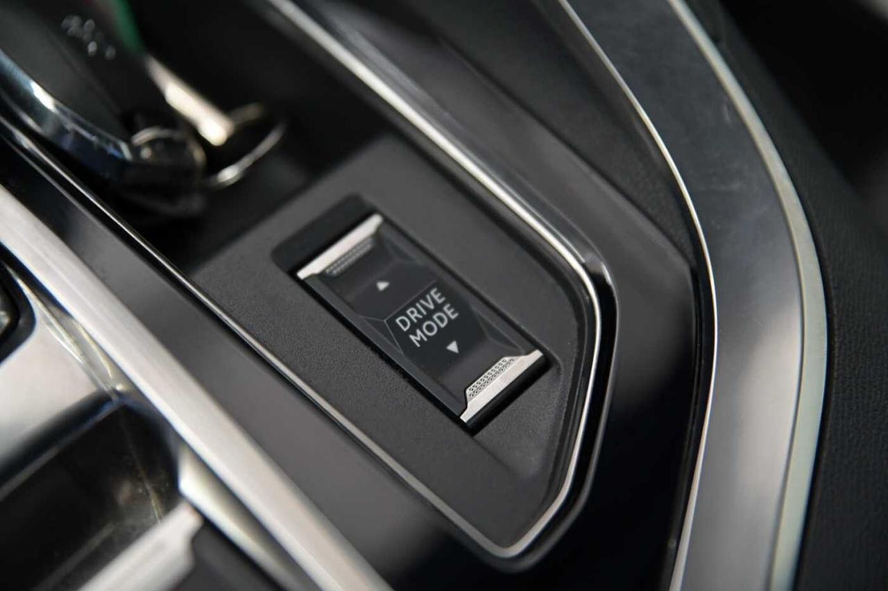 Peugeot Peugeot 5008 usata, con airbag conducente e passeggero (con disattivazione a chiave), laterali e tendina