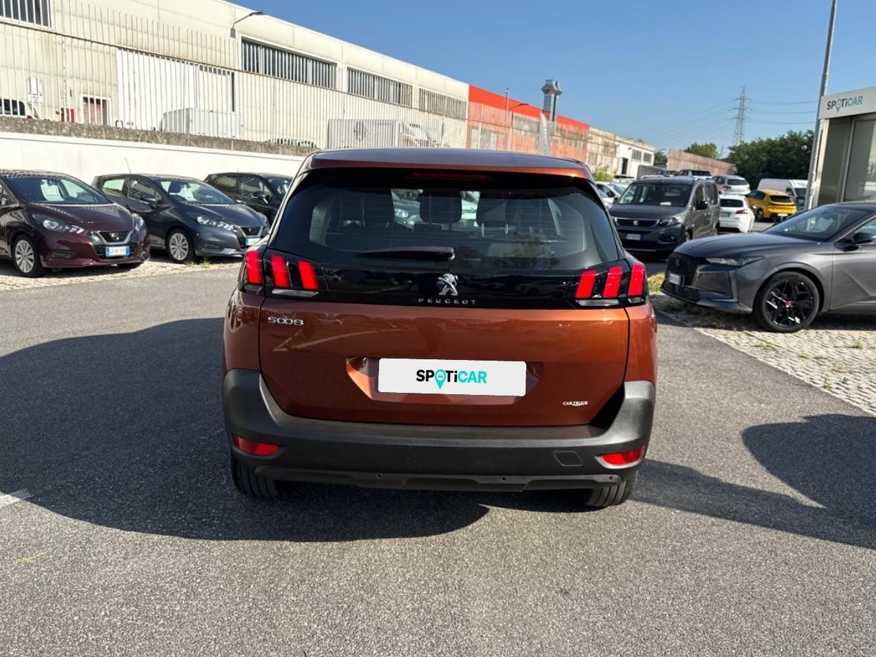 Peugeot Peugeot 5008 usata, con cinture sicurezza post. conducente, cinture sicurezza post. passeggero, cinture sicurezza post. centrale a 3 punti