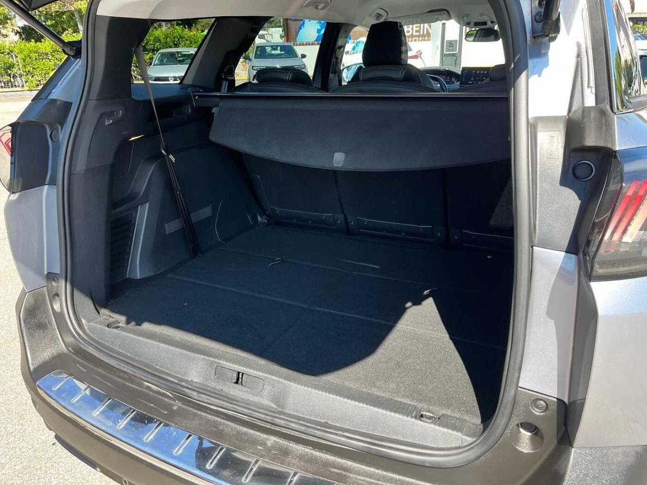 Peugeot Peugeot 5008 usata, con 2 sedili in terza fila (ribaltabili a scomparsa ed estraibili)
