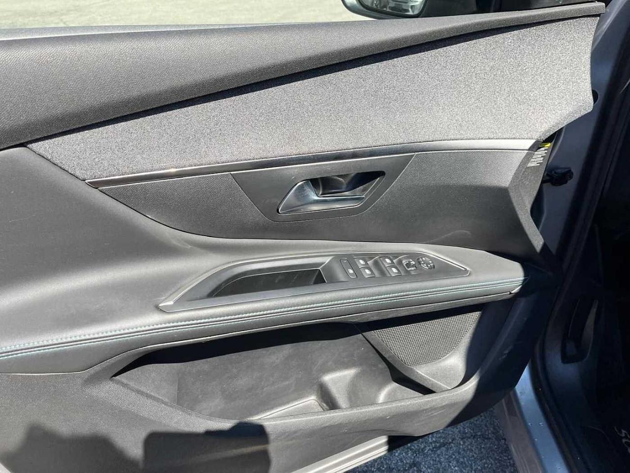 Peugeot Peugeot 5008 usata, con airbag conducente e passeggero (con disattivazione a chiave), laterali e tendina