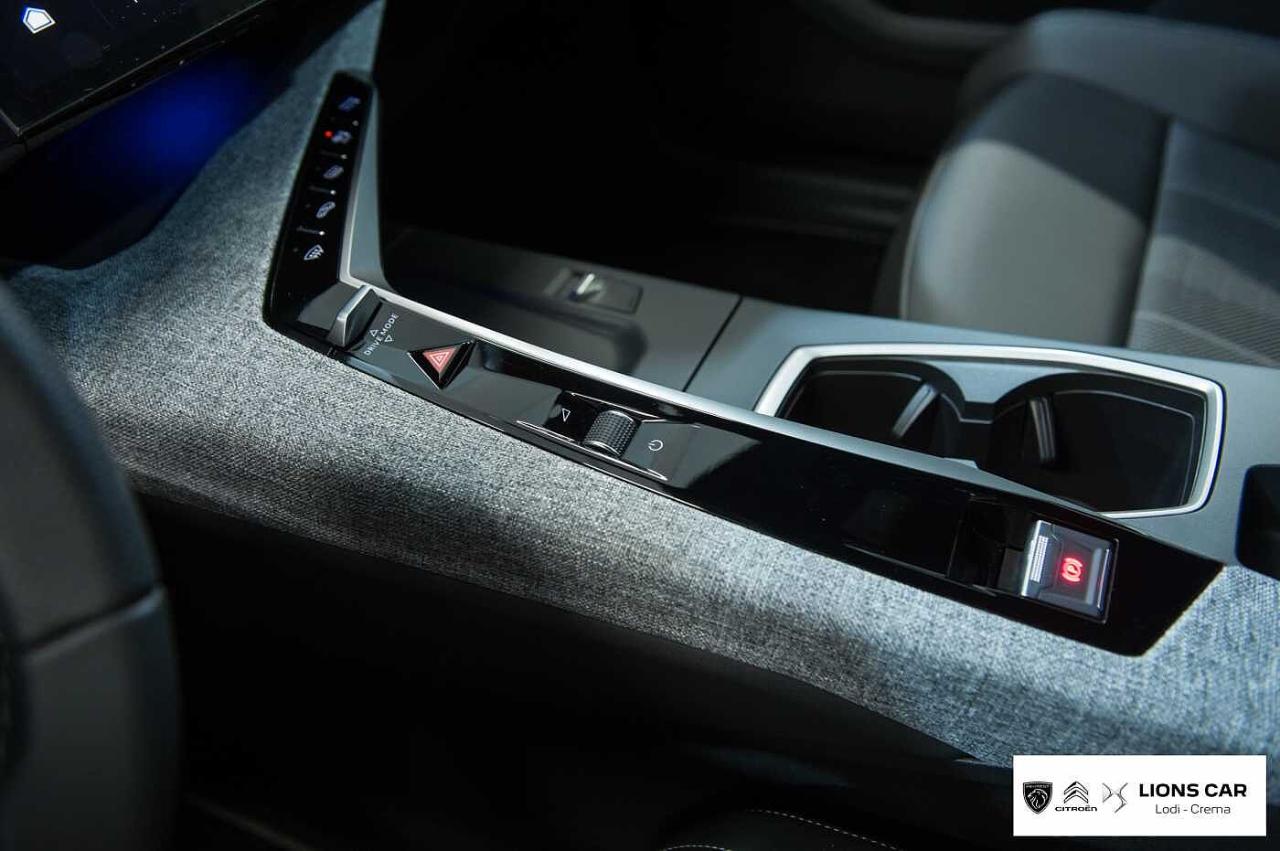 Peugeot Peugeot 5008 usata, con cerchi in lega leggera