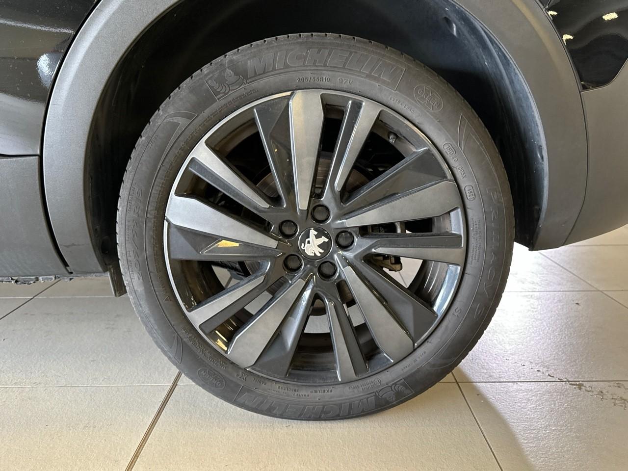 Peugeot Peugeot 5008 usata, con 3a fila di sedili tipo individuali e a orientamento anteriore , removibili con individuali e 2 posti abbattibile nel pavimento