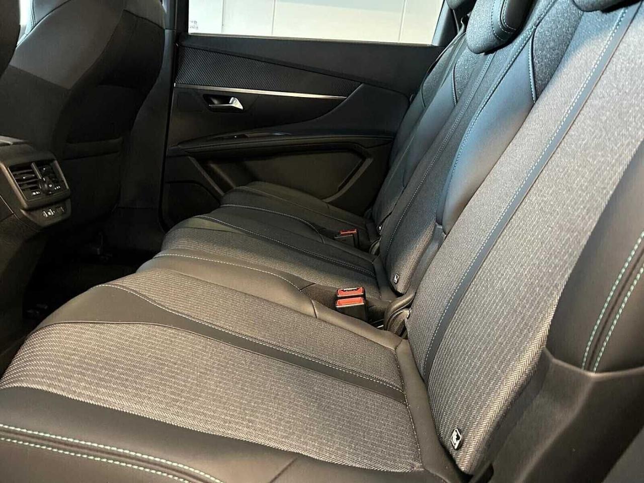 Peugeot Peugeot 5008 usata, con accensione automatica luci di emergenza in caso di forte decelerazione