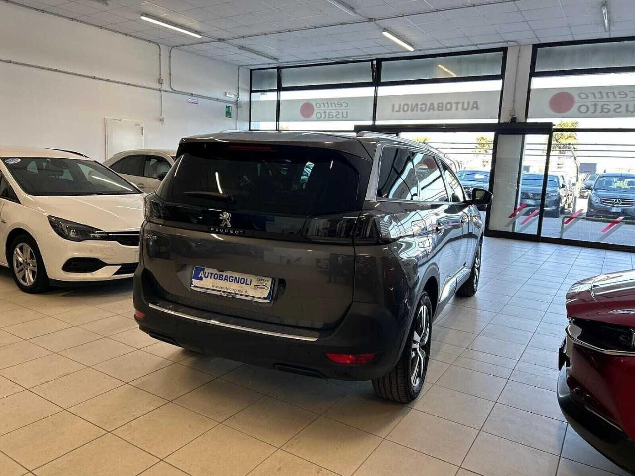 Peugeot Peugeot 5008 usata, con assistenza alla frenata