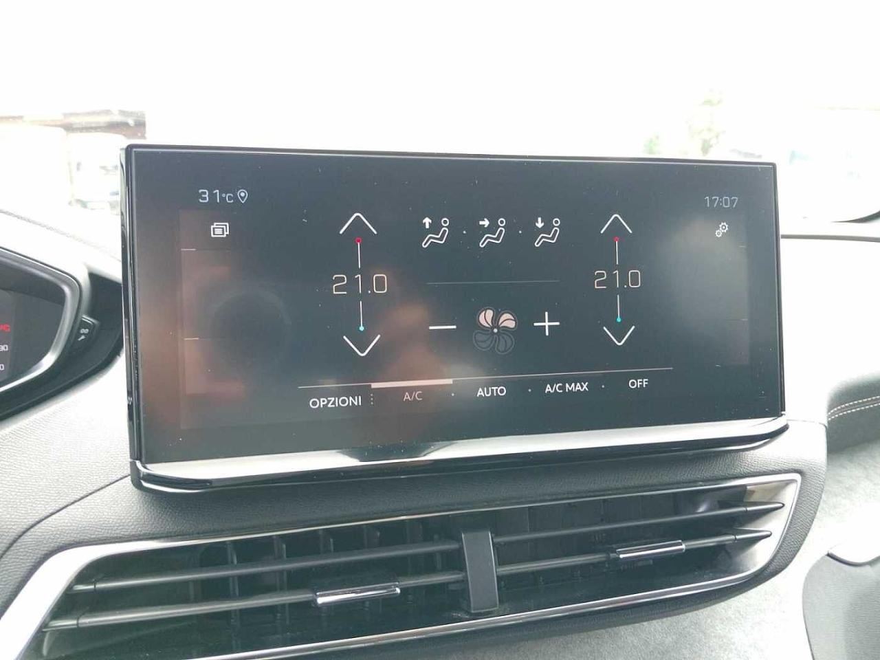 Peugeot Peugeot 5008 usata, con accensione automatica luci di emergenza in caso di forte decelerazione