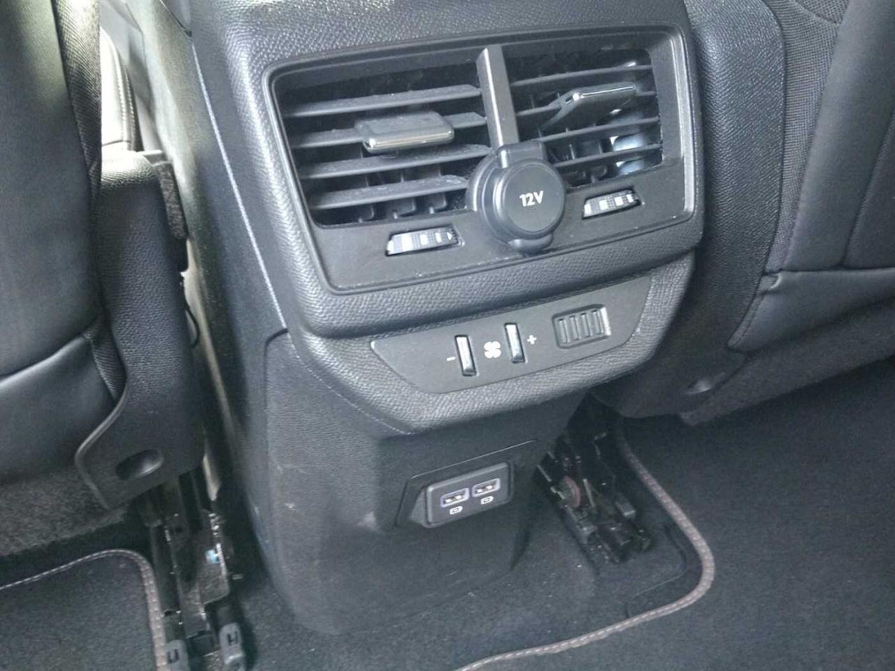 Peugeot Peugeot 5008 usata, con cerchi in lega leggera
