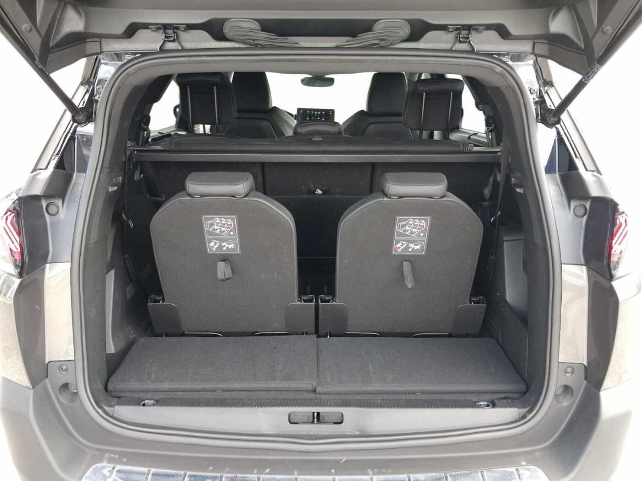 Peugeot Peugeot 5008 usata, con decori plancia di bordo e pannelli delle porte in alcantara®