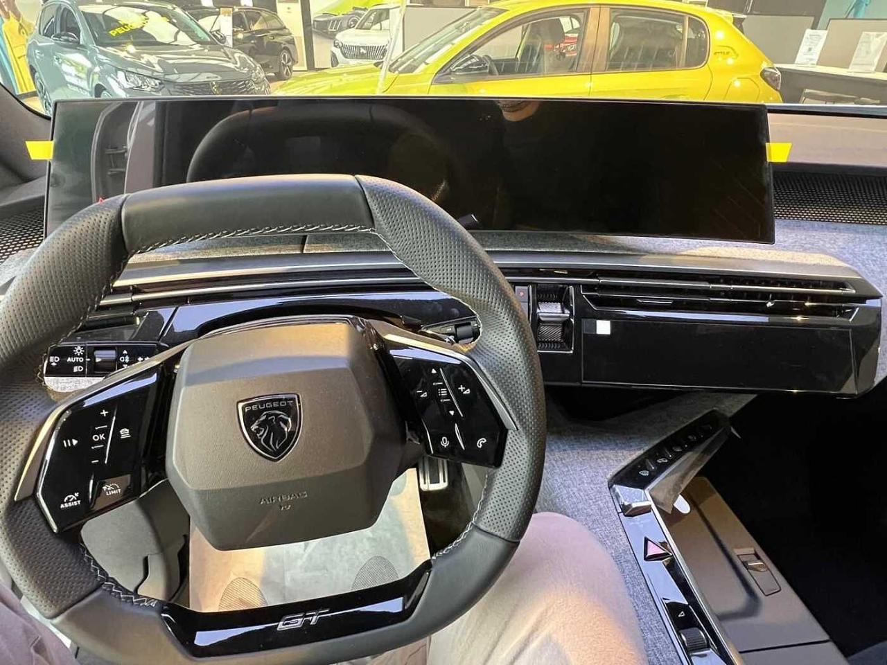 Peugeot Peugeot 5008 usata, con GPS