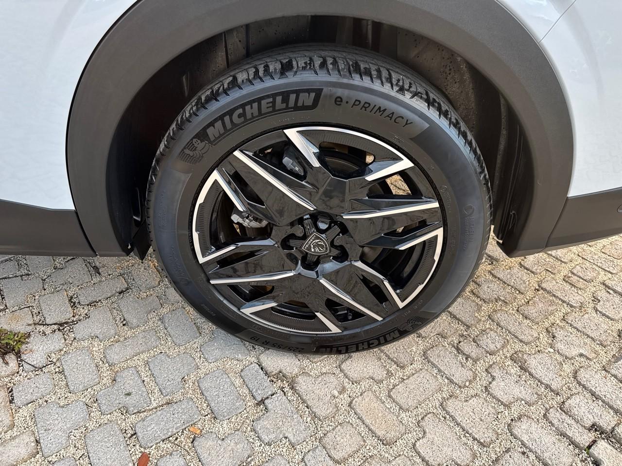 Peugeot Peugeot 5008 usata, con GPS