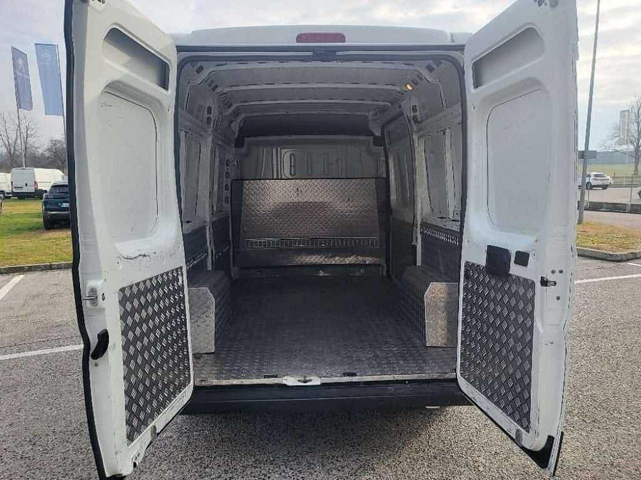 Peugeot Peugeot Boxer usata, con 3 porte