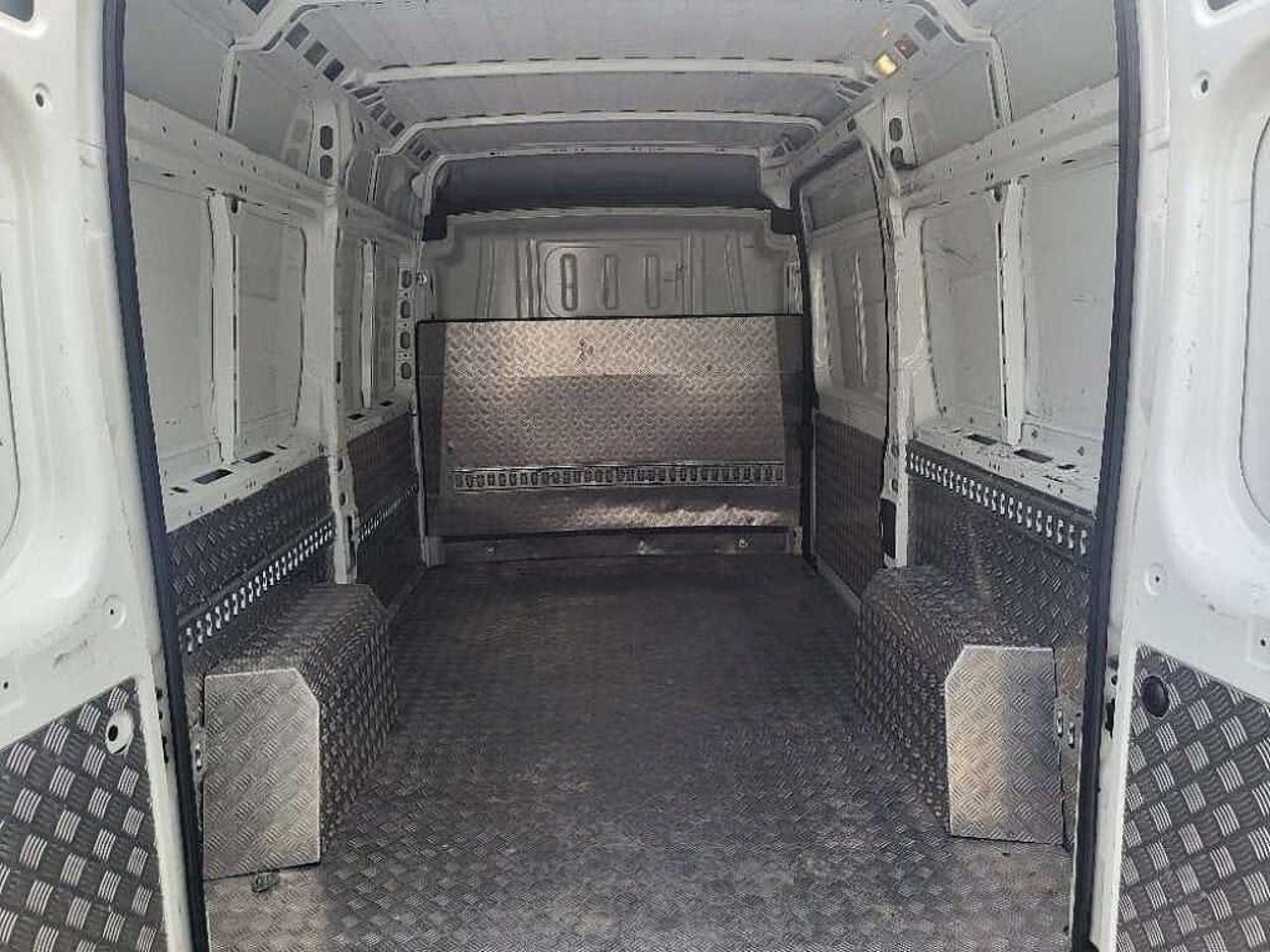 Peugeot Peugeot Boxer usata, con 3 sedili