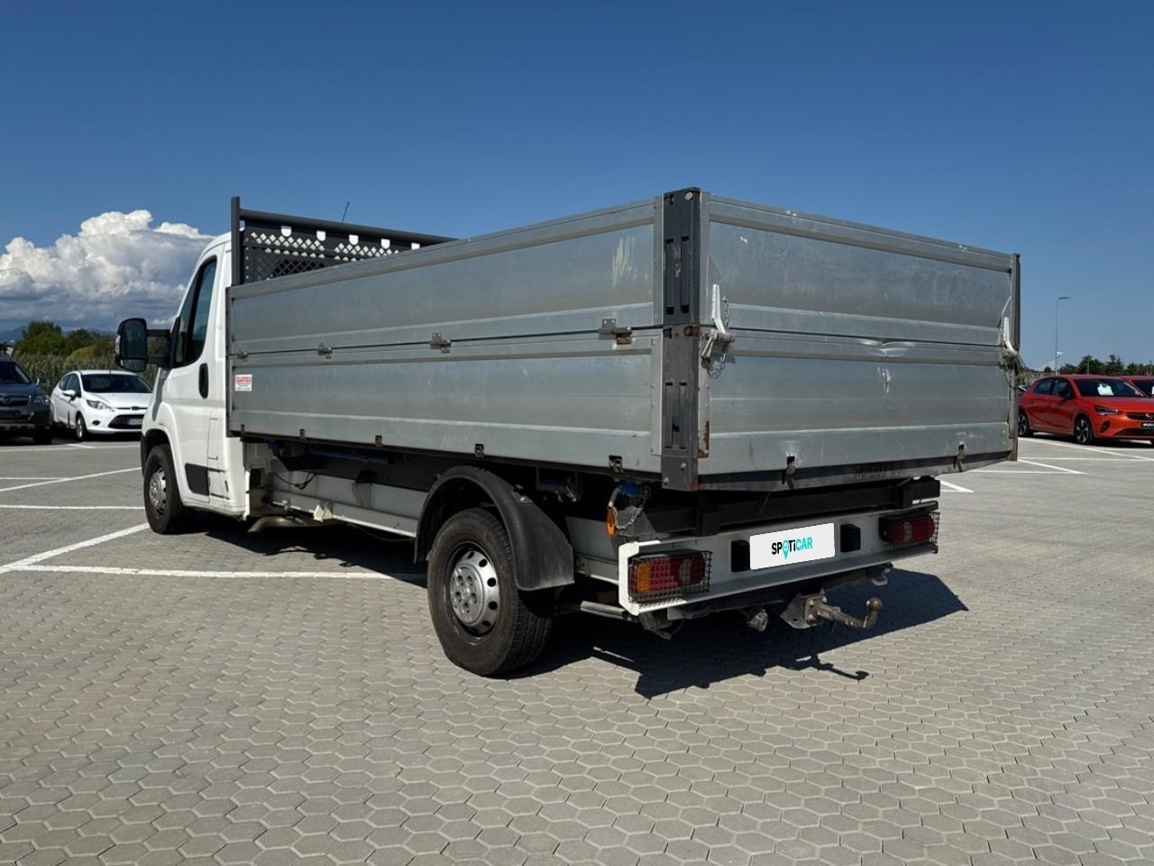 Peugeot Peugeot Boxer usata, con luci di lettura anteriori