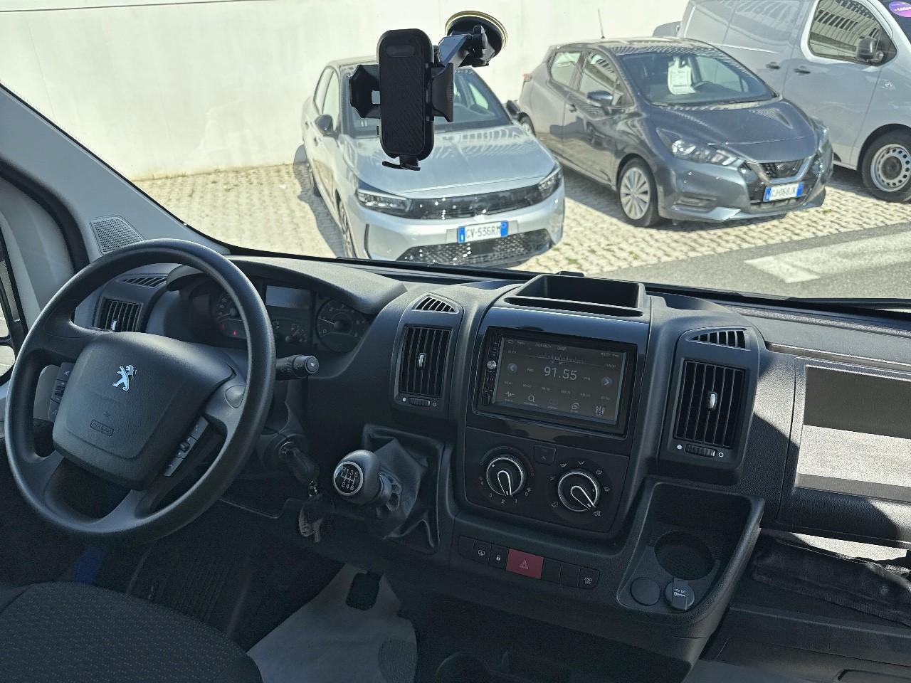 Peugeot Peugeot Boxer usata, con Conness.dispositivi est.intrattenimento include porta USB anteriore, 1, 0 e 0