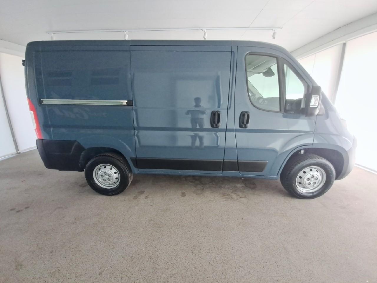 Peugeot Peugeot Boxer usata, con dispositivi di fissaggio carico con ganci