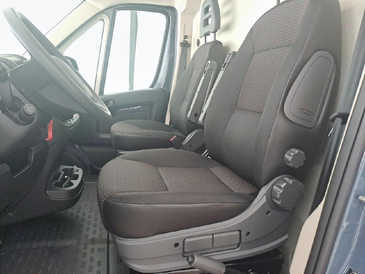Peugeot Peugeot Boxer usata, con luci di lettura anteriori