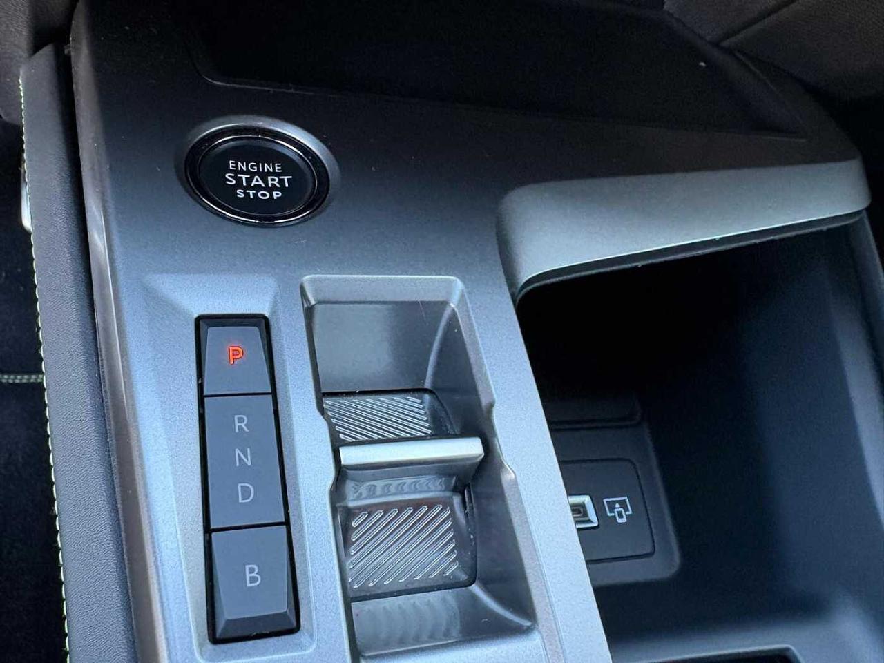 Peugeot Peugeot 308 usata, con airbag conducente e passeggero (con disattivazione a chiave), laterali doppi + a tendina (due)