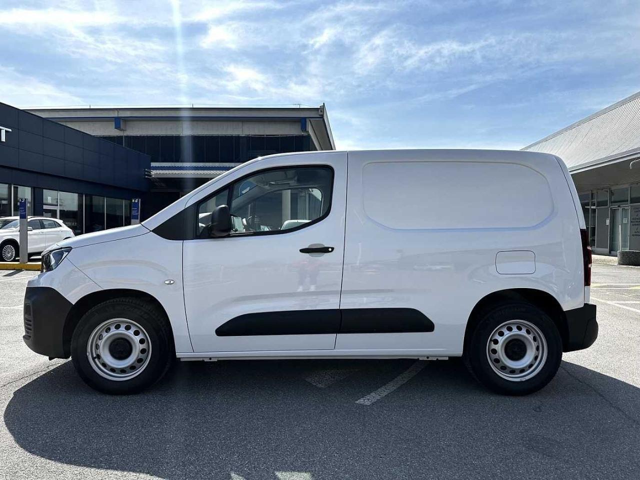 Peugeot Peugeot Partner usata, con interno nero