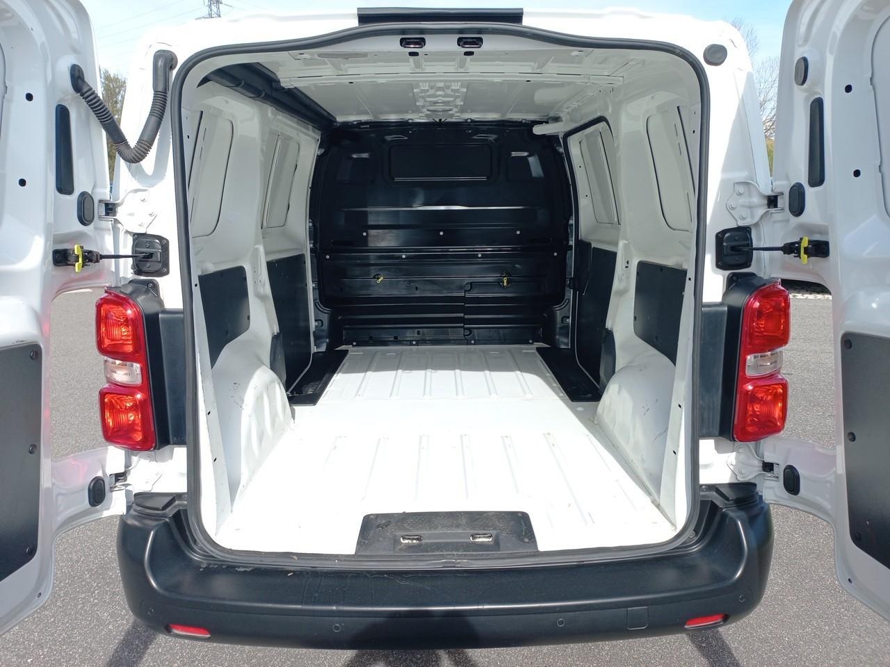 Peugeot Peugeot Expert usata, con conness.dispositivi est.intrattenimento include ingresso aux anteriore, include porta usb anteriore, 1 e 0