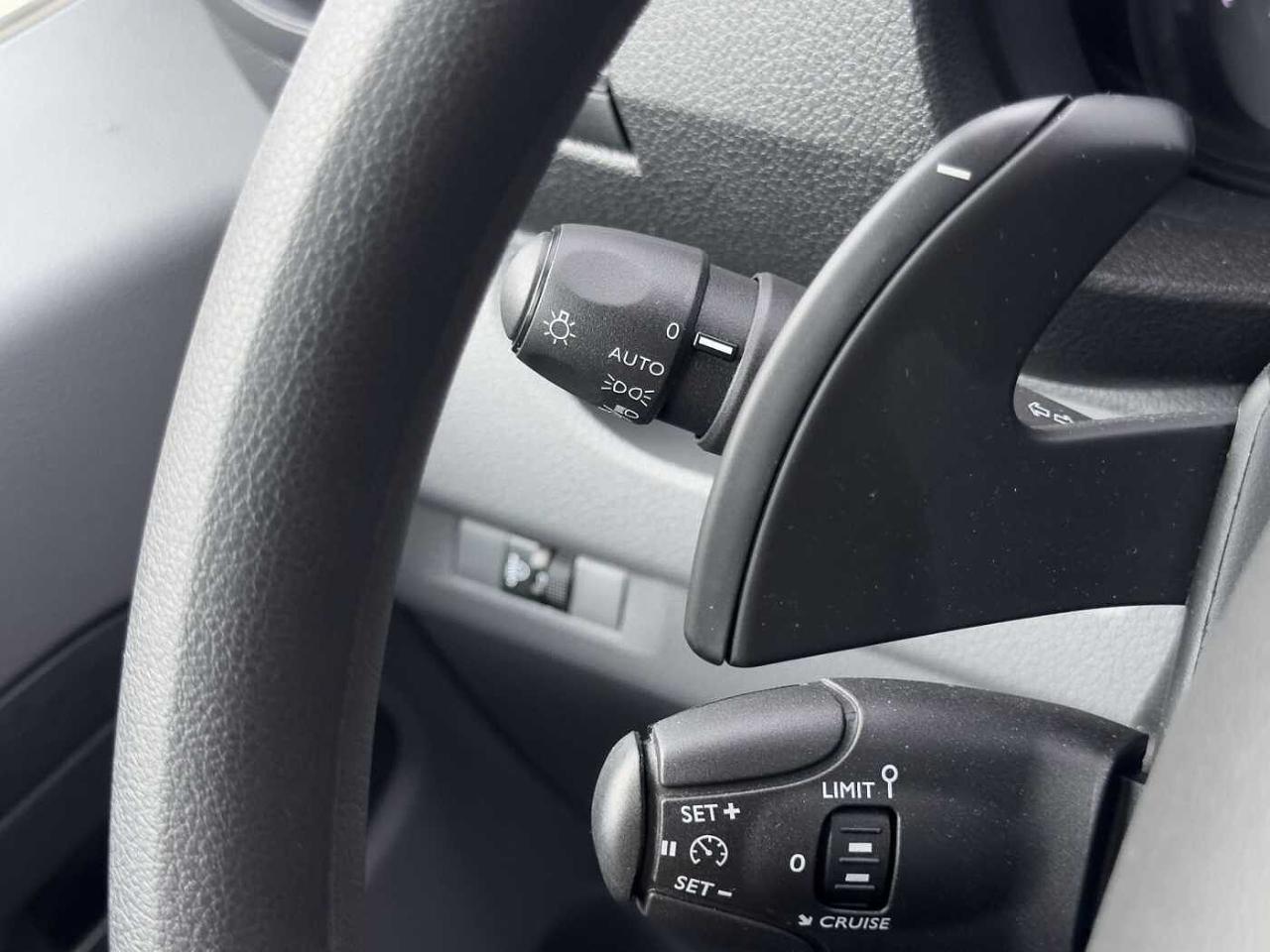 Peugeot Peugeot Expert usata, con 2x Airbag frontali (conducente + passeggero)