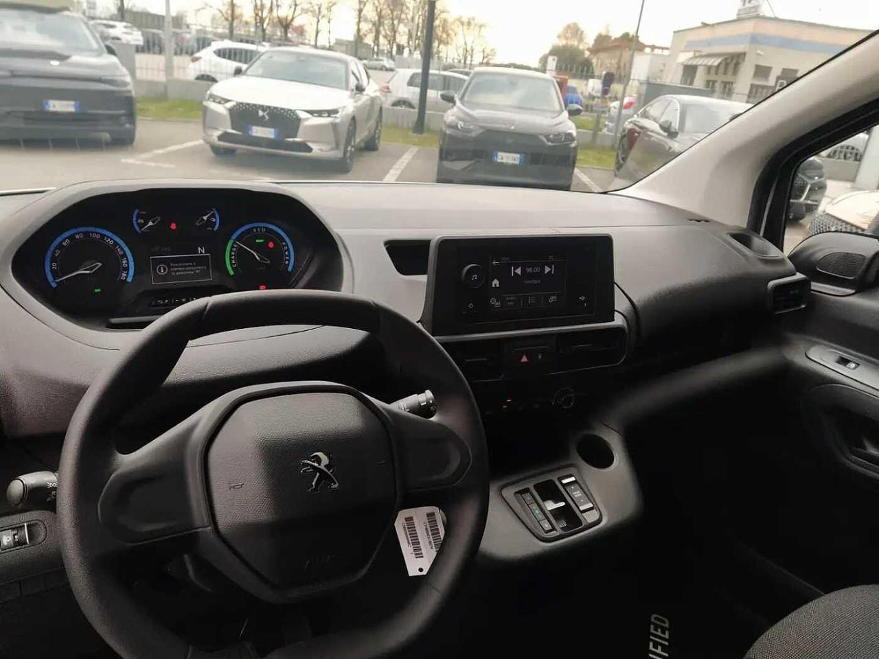 Peugeot Peugeot Partner usata, con 2 porte laterali scorrevoli con vetro a compasso