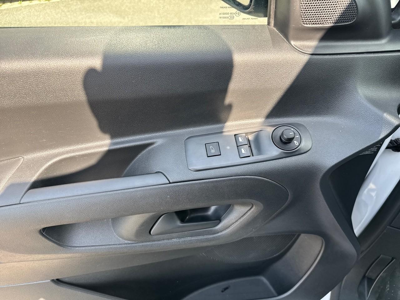 Peugeot Peugeot Partner usata, con assale posteriore