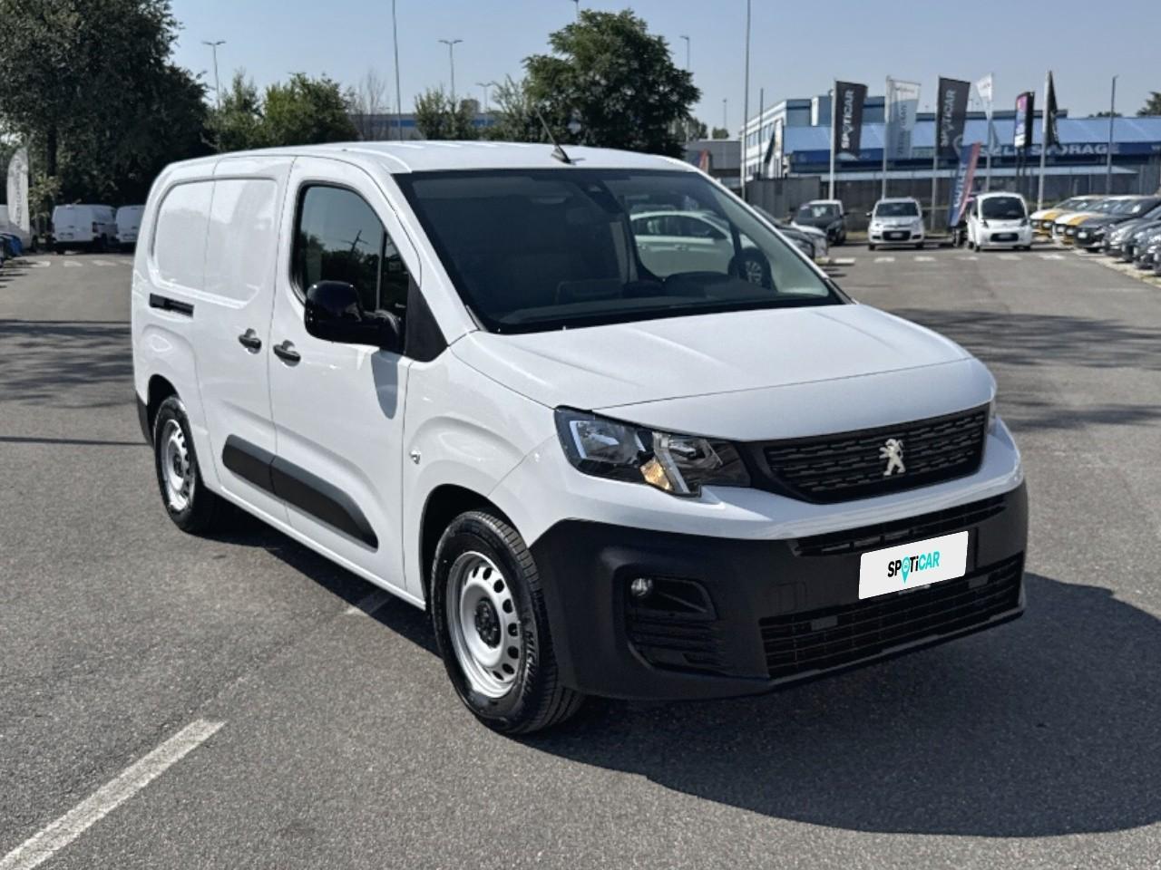 Peugeot Peugeot Partner usata, con comando luci con sensore di oscurità manuale