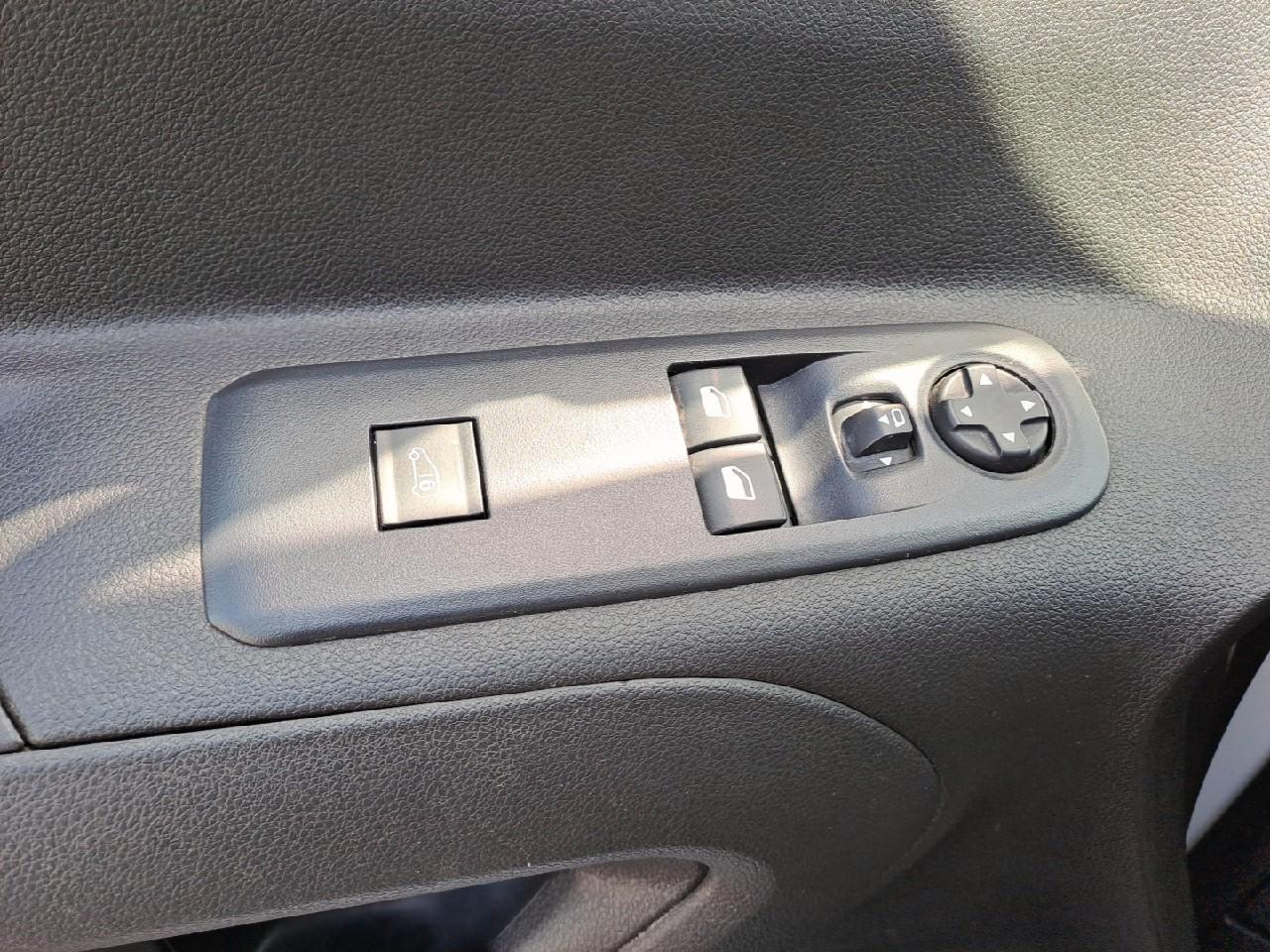 Peugeot Peugeot Partner usata, con cinture sicurezza ant. conducente con pretensionatori, cinture sicurezza ant. passeggero con pretensionatori, cinture sicurezza ant. centrale