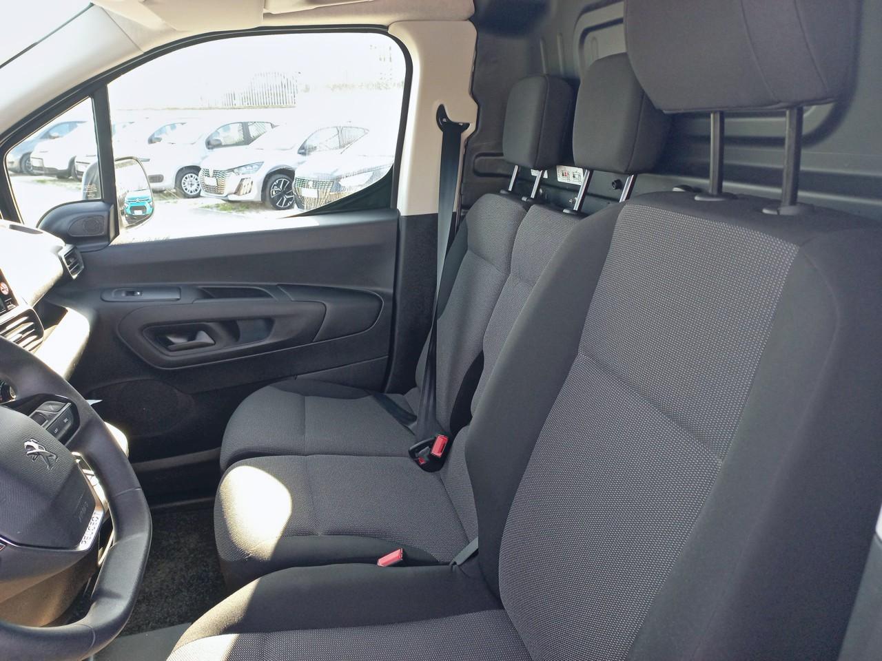 Peugeot Peugeot Partner usata, con 4 altoparlanti