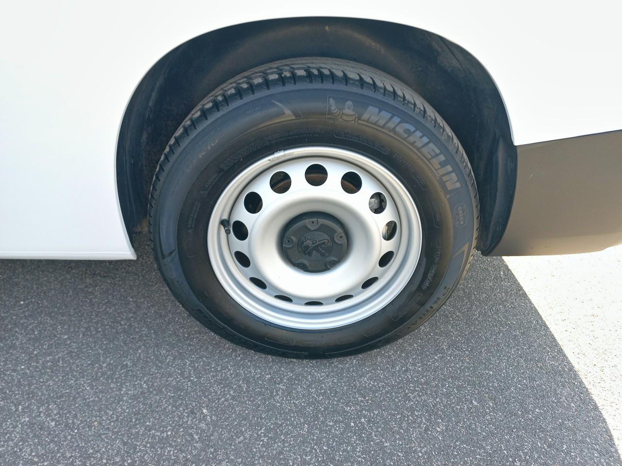 Peugeot Peugeot Partner usata, con 4 freni a disco con 2 dischi ventilati