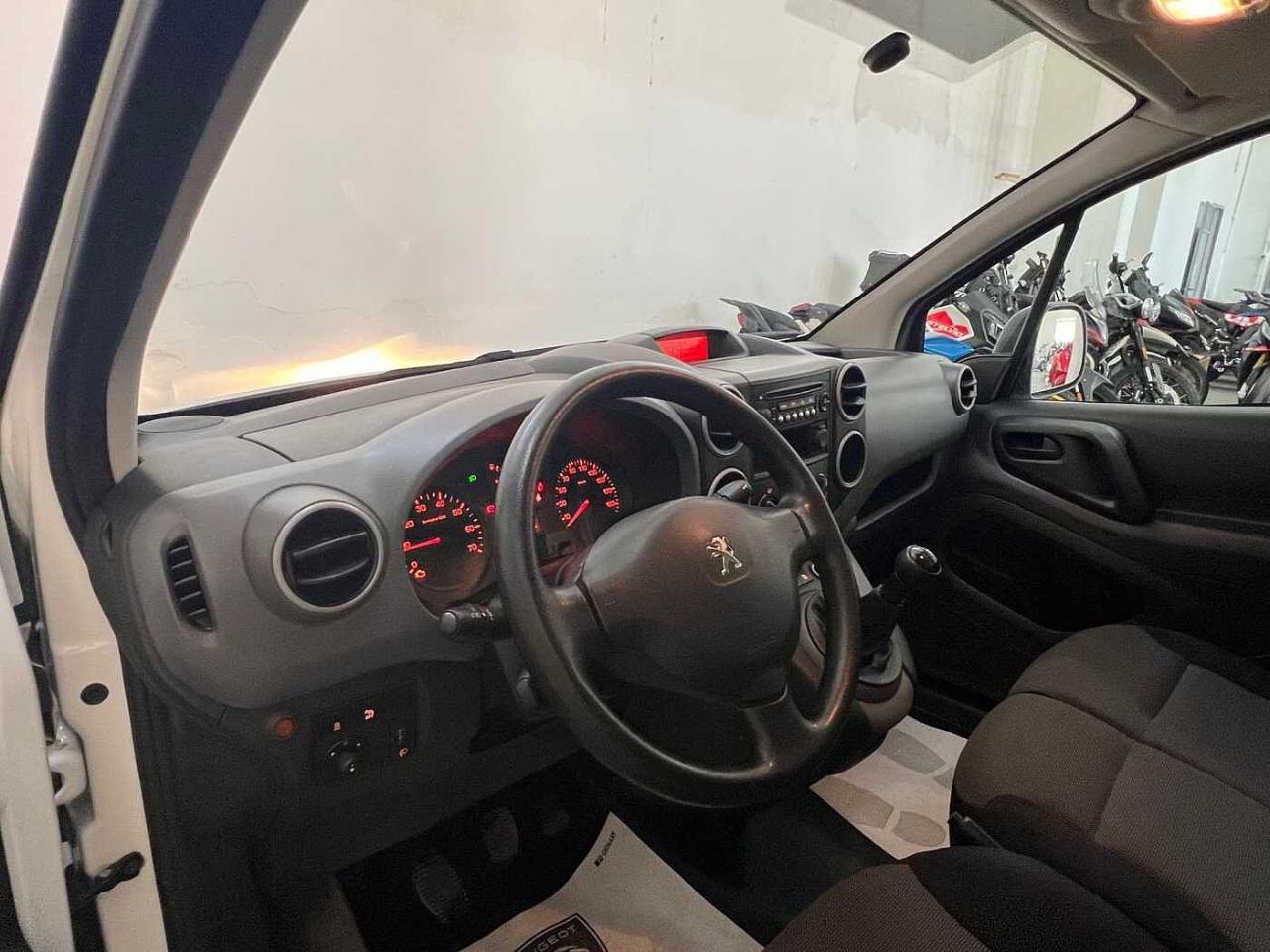 Peugeot Peugeot Partner usata, con 3 sedili